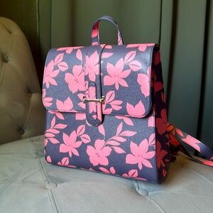 41 Hawthorn Flap Mini Backpack